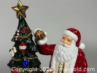 MaxSold Auction: ROYAL DOULTON Porcelain Numbered Limited Edition Christmas Figurine Open Box  - Toronto (Ontario, Canada) SELLER MANAGED Reseller Online Auction - Chesswood Drive