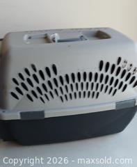 MaxSold Auction: Cat carrier  - Greater Napanee (Ontario, Canada) SELLER MANAGED Downsizing Online Auction - Beverly Street
