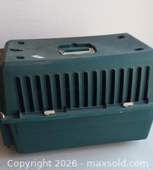 MaxSold Auction: Cat carrier  - Greater Napanee (Ontario, Canada) SELLER MANAGED Downsizing Online Auction - Beverly Street