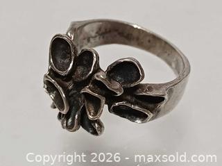 MaxSold Auction: Vintage 925 Silver Scandinavian Style Modernist Brutalist Ring Size 5 - Toronto (Ontario, Canada) PARTNER MANAGED Reseller Online Auction - Queen Street West
