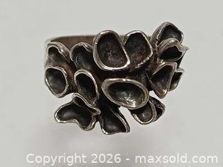 MaxSold Auction: Vintage 925 Silver Scandinavian Style Modernist Brutalist Ring Size 5 - Toronto (Ontario, Canada) PARTNER MANAGED Reseller Online Auction - Queen Street West
