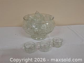 MaxSold Auction: Punch Bowl Set - Newburgh (Ontario, Canada) SELLER MANAGED Charity/Fundraising Online Auction - Academy Street