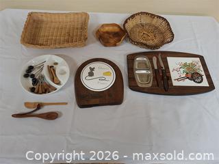 MaxSold Auction: Retro Serving Lot - Newburgh (Ontario, Canada) SELLER MANAGED Charity/Fundraising Online Auction - Academy Street