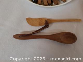 MaxSold Auction: Retro Serving Lot - Newburgh (Ontario, Canada) SELLER MANAGED Charity/Fundraising Online Auction - Academy Street