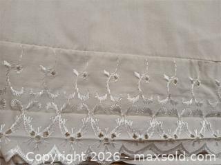 MaxSold Auction: Sheet Set - Newburgh (Ontario, Canada) SELLER MANAGED Charity/Fundraising Online Auction - Academy Street