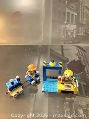 MaxSold Auction: Mega Bloks Minifigures, Vehicles and Base Plates Set - Ottawa (Ontario, Canada) SELLER MANAGED Downsizing Online Auction - Oaklawn Crescent