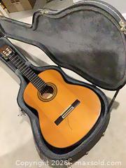 MaxSold Auction: Yamaha C-231BI Classical Acoustic Guitar, Natural, Full Size - Ottawa (Ontario, Canada) SELLER MANAGED Downsizing Online Auction - Oaklawn Crescent