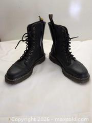 MaxSold Auction: Dr. Martens Justyna Platform Lug Sole Boot US 9 EU 41 - Victoria (British Columbia, Canada) SELLER MANAGED Reseller Online Auction - Island Highway (STORAGE)
