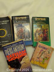MaxSold Auction: Lot of 5 Paperback Mass Market Books — Fantasy & Children's - Victoria (British Columbia, Canada) SELLER MANAGED Reseller Online Auction - Island Highway (STORAGE)