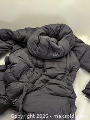 MaxSold Auction: The Super Puff Long Black Puffer Jacket, Size M - Victoria (British Columbia, Canada) SELLER MANAGED Reseller Online Auction - Island Highway (STORAGE)