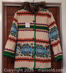 MaxSold Auction: Vintage United Colors of Benetton 100% Virgin Wool Coat - Womens 42EUR / 12US - Made in Italy - Toronto (Ontario, Canada) SELLER MANAGED Downsizing Online Auction - Chopin Avenue