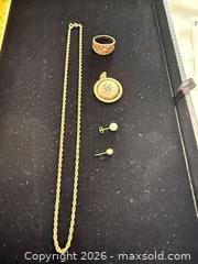 MaxSold Auction: 10k gold A - Vancouver (British Columbia, Canada) Estate Sale Online Auction - Balaclava Street