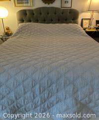 MaxSold Auction: Rize Queen Adjustable Bed Base - Chelsea (Massachusetts, USA) SELLER MANAGED Downsizing Online Auction -  Admirals Way