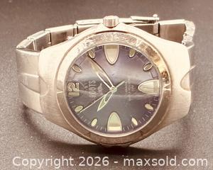 MaxSold Auction: Roots Epic R408 Stainless Steel Bracelet Quartz Watch Used (as is)  - Newmarket (Ontario, Canada) PARTNER MANAGED Reseller Online Auction - Walter Avenue
