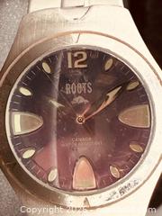 MaxSold Auction: Roots Epic R408 Stainless Steel Bracelet Quartz Watch Used (as is)  - Newmarket (Ontario, Canada) PARTNER MANAGED Reseller Online Auction - Walter Avenue