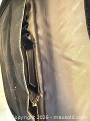 MaxSold Auction: Targus Black Nylon Laptop Bag / Briefcase Fits up to 15-inch - London (Ontario, Canada) PARTNER MANAGED Downsizing Online Auction - Reeves Avenue