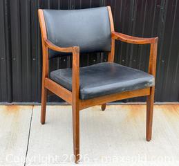 MaxSold Auction: Vintage Johnson Chair Co - Mid Century Walnut Arm Chair - Hamilton (Ontario, Canada) SELLER MANAGED Estate Sale Online Auction - Gertrude Street