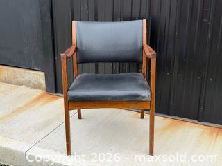 MaxSold Auction: Vintage Johnson Chair Co - Mid Century Walnut Arm Chair - Hamilton (Ontario, Canada) SELLER MANAGED Estate Sale Online Auction - Gertrude Street