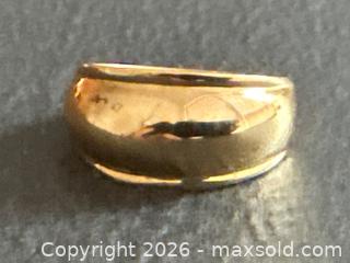 MaxSold Auction: 10K Gold Band Ring - Hamilton (Ontario, Canada) SELLER MANAGED Downsizing Online Auction -  Sherman Avenue South