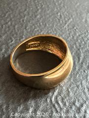 MaxSold Auction: 10K Gold Band Ring - Hamilton (Ontario, Canada) SELLER MANAGED Downsizing Online Auction -  Sherman Avenue South