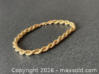 MaxSold Auction: 10K Gold Rope Chain Bracelet and Triple-Band Bangle - Hamilton (Ontario, Canada) SELLER MANAGED Downsizing Online Auction -  Sherman Avenue South