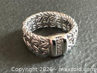 MaxSold Auction: 18K White Gold Ring with Woven Design and Diamond Accent - Hamilton (Ontario, Canada) SELLER MANAGED Downsizing Online Auction -  Sherman Avenue South