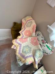 MaxSold Auction: Handmade Pastel Patchwork Quilt with Floral Patterns - Hamilton (Ontario, Canada) SELLER MANAGED Downsizing Online Auction -  Sherman Avenue South