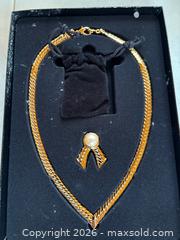 MaxSold Auction: Joan Rivers Classic Collection Jewelry and Accessories - Hamilton (Ontario, Canada) SELLER MANAGED Downsizing Online Auction -  Sherman Avenue South