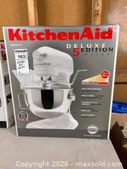 MaxSold Auction: KitchenAid Deluxe 5 Edition Stand Mixer, New in Box - Hamilton (Ontario, Canada) SELLER MANAGED Downsizing Online Auction -  Sherman Avenue South