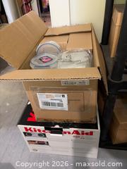 MaxSold Auction: KITCHENAID Slow Cooker and LOCK & LOCK Food Storage Set - Hamilton (Ontario, Canada) SELLER MANAGED Downsizing Online Auction -  Sherman Avenue South