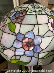 MaxSold Auction: Stained Glass Table Lamp with Floral Design  - Hamilton (Ontario, Canada) SELLER MANAGED Downsizing Online Auction -  Sherman Avenue South