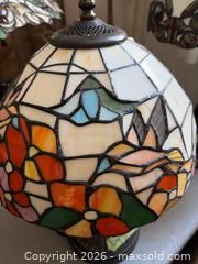 MaxSold Auction: Stained Glass Table Lamp with Floral Design and Metal Base - Hamilton (Ontario, Canada) SELLER MANAGED Downsizing Online Auction -  Sherman Avenue South