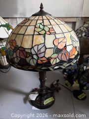 MaxSold Auction: Tiffany-Style Stained Glass Table Lamp With Floral Design - Hamilton (Ontario, Canada) SELLER MANAGED Downsizing Online Auction -  Sherman Avenue South