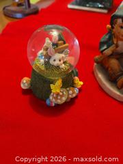MaxSold Auction: Lot of 4 Multicolor Mini Figurines, Snow Globe & Crystal Ornaments - Calgary (Alberta, Canada) PARTNER MANAGED Downsizing Online Auction - Cedar Crescent Southwest (CONDO)
