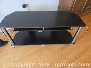 MaxSold Auction: Modern Black and Gray TV Stand / Media Console - Calgary (Alberta, Canada) PARTNER MANAGED Downsizing Online Auction - Cedar Crescent Southwest (CONDO)