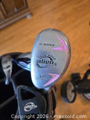 MaxSold Auction: Right-Handed Complete Golf Club Set with Cart Bag & Push Cart - Calgary (Alberta, Canada) PARTNER MANAGED Downsizing Online Auction - Cedar Crescent Southwest (CONDO)