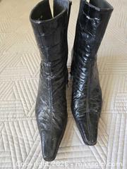 MaxSold Auction: Stuart Weitzman Black Leather Patent Ankle Booties Size 8.5/9 Quad A - Calgary (Alberta, Canada) PARTNER MANAGED Downsizing Online Auction - Cedar Crescent Southwest (CONDO)
