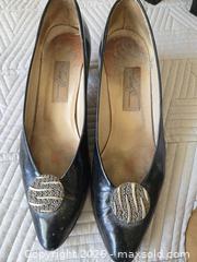 MaxSold Auction: Women's Black Patent Pointed-Toe Pumps Size 9 Quad A - Calgary (Alberta, Canada) PARTNER MANAGED Downsizing Online Auction - Cedar Crescent Southwest (CONDO)