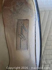 MaxSold Auction: Women's Black Patent Pointed-Toe Pumps Size 9 Quad A - Calgary (Alberta, Canada) PARTNER MANAGED Downsizing Online Auction - Cedar Crescent Southwest (CONDO)