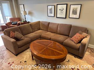 MaxSold Auction: Sectional Couch - Mississauga (Ontario, Canada) SELLER MANAGED Moving Online Auction - Bud Gregory Boulevard