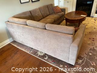 MaxSold Auction: Sectional Couch - Mississauga (Ontario, Canada) SELLER MANAGED Moving Online Auction - Bud Gregory Boulevard