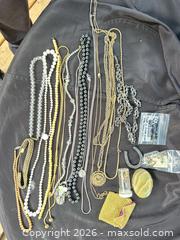 MaxSold Auction: Mixed Lot of Gold & Silver-Tone Beaded Necklaces and Pendants - Kawartha Lakes (Ontario, Canada) PARTNER MANAGED Downsizing Online Auction - Sugarbush Trail