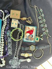 MaxSold Auction: Mixed Vintage Costume Jewelry Lot — Necklaces, Bracelets, Earrings - Kawartha Lakes (Ontario, Canada) PARTNER MANAGED Downsizing Online Auction - Sugarbush Trail