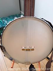 MaxSold Auction: Gold Tone 4-String Open-Back Banjo A - Ottawa (Ontario, Canada) Moving Online Auction - Waverley Street