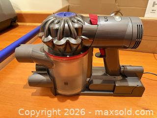 MaxSold Auction: Dyson V7 Cordless Stick Vacuum - Gray/Blue - North Saanich (British Columbia, Canada) PARTNER MANAGED Estate Sale Online Auction - Woodcreek Drive
