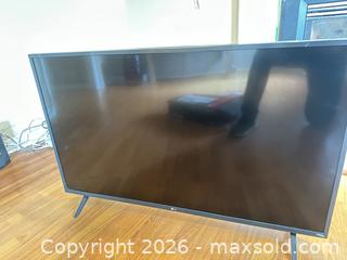 MaxSold Auction: LG 44-inch LED/LCD Flat-Screen TV - Gananoque (Ontario, Canada) SELLER MANAGED Downsizing Online Auction - West King Street
