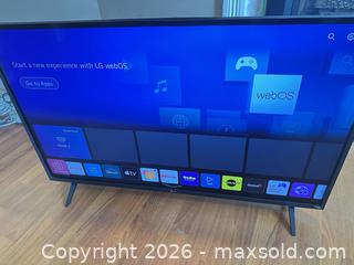 MaxSold Auction: LG 44-inch LED/LCD Flat-Screen TV - Gananoque (Ontario, Canada) SELLER MANAGED Downsizing Online Auction - West King Street
