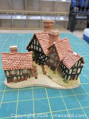 MaxSold Auction: Stratford House Figurine House by David Winter  - Toronto (Ontario, Canada) SELLER MANAGED Downsizing Online Auction - Alliance Avenue