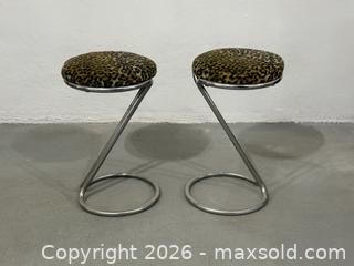 MaxSold Auction: Pair of vintage cantilever stools - Parma (New York, USA) SELLER MANAGED Reseller Online Auction - Upton Street