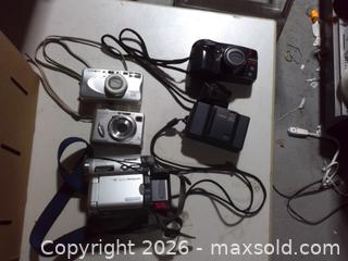 MaxSold Auction: cameras - Upper Moreland Township (Pennsylvania, USA) SELLER MANAGED Charity/Fundraising Online Auction - Davisville Road